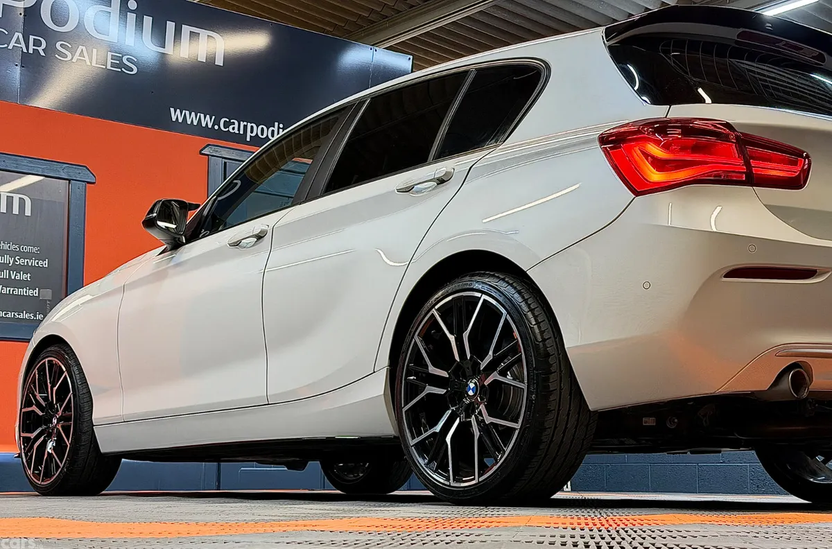BMW 1-Series Hatchback, Diesel, 2019, White
