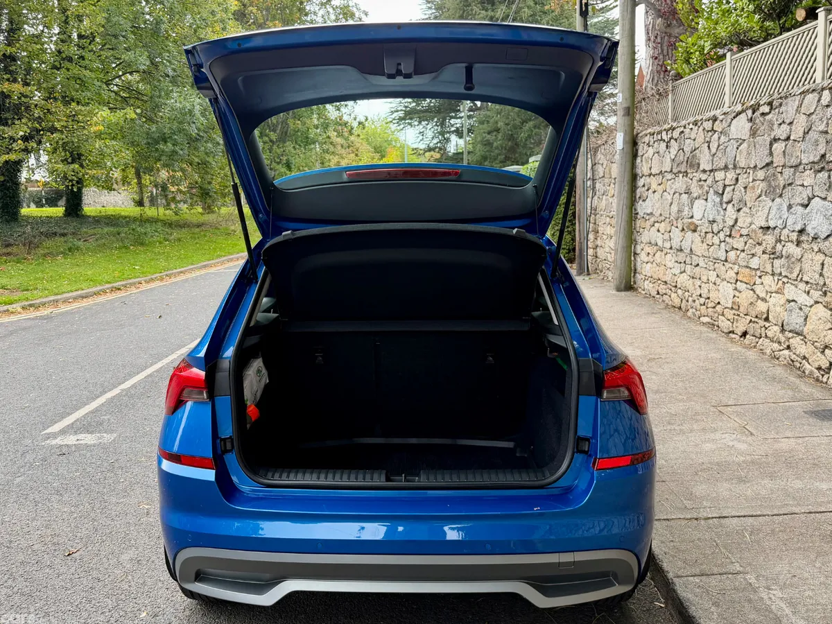 Skoda Kamiq Hatchback, Petrol, 2023, Blue