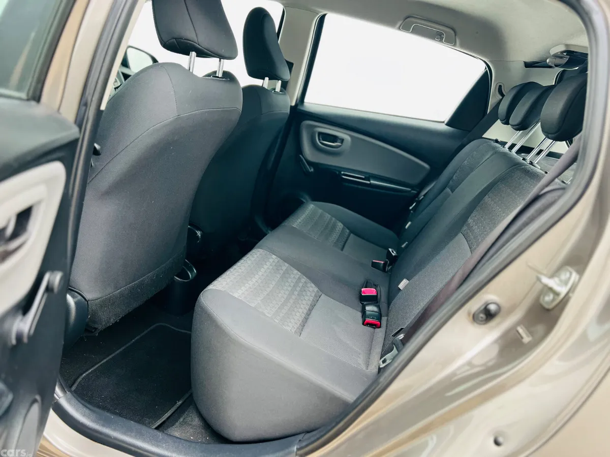 Toyota Yaris Hatchback, Petrol, 2017, Grey