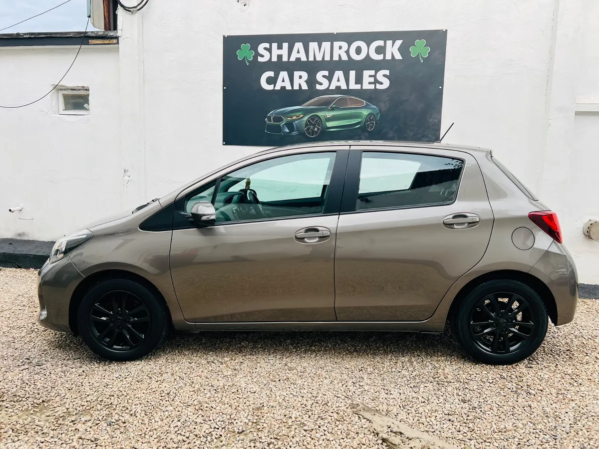 Toyota Yaris Hatchback, Petrol, 2017, Grey