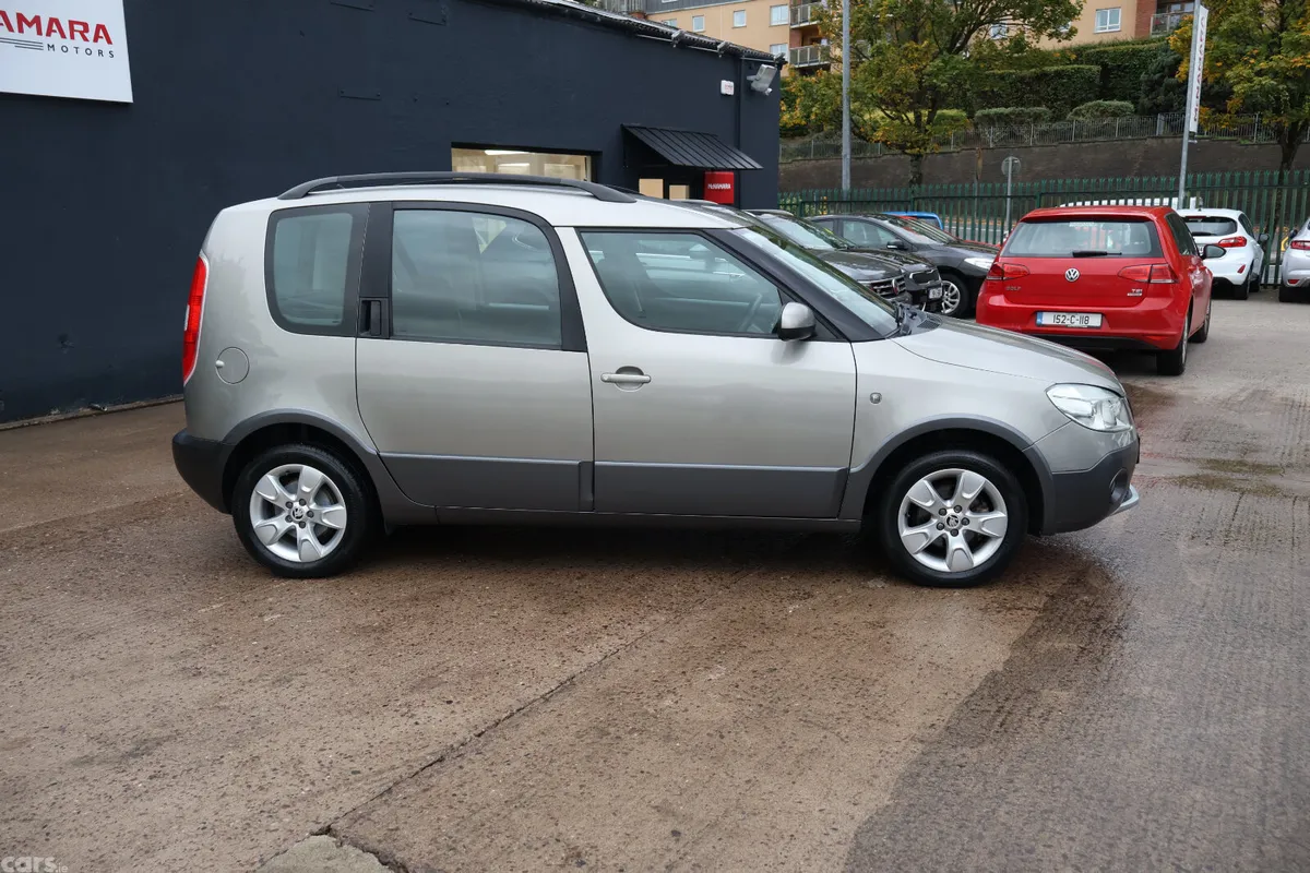 Skoda Roomster MPV, Petrol, 2015, Beige