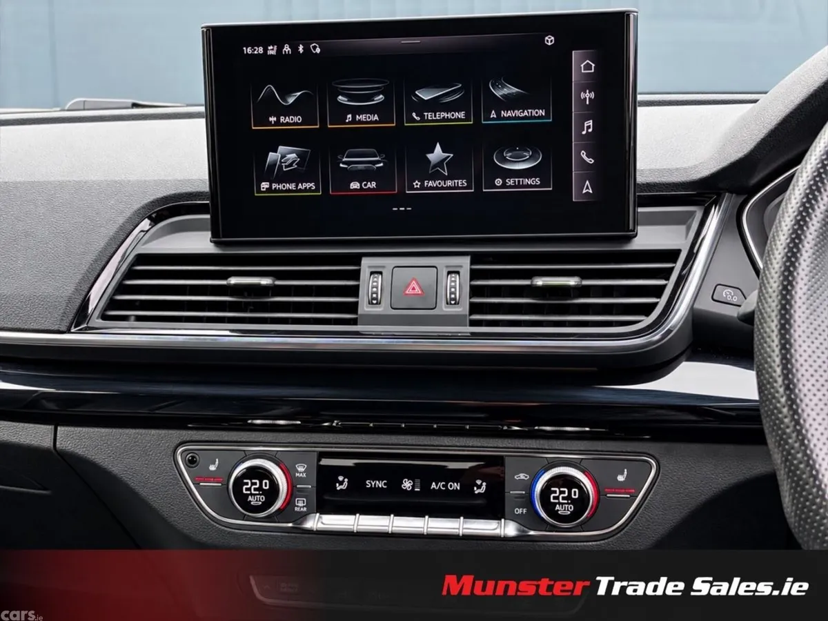 Audi Q5 SUV, Petrol Hybrid, 2023, White