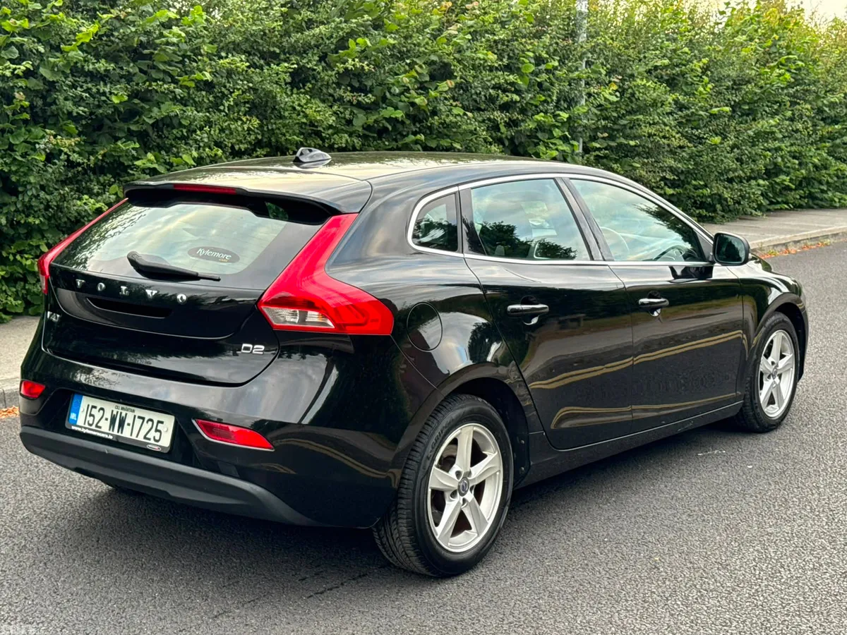 Volvo V40 Hatchback, Diesel, 2015, Black