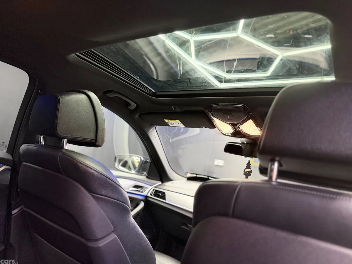 BMW 5-Series Saloon, Petrol Plug-in Hybrid, 2017, White