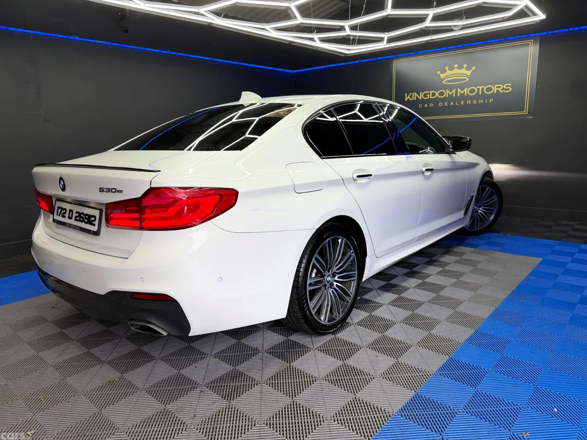 BMW 5-Series Saloon, Petrol Plug-in Hybrid, 2017, White