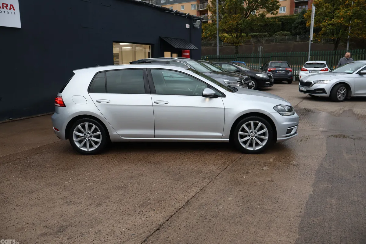 Volkswagen Golf Estate, Diesel, 2018, Grey
