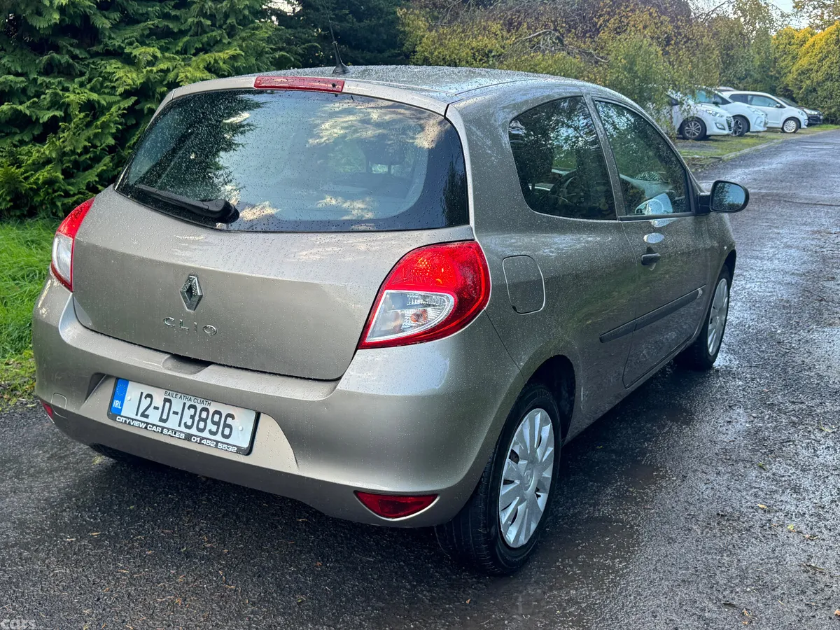 Renault Clio Hatchback, Petrol, 2012, Gold