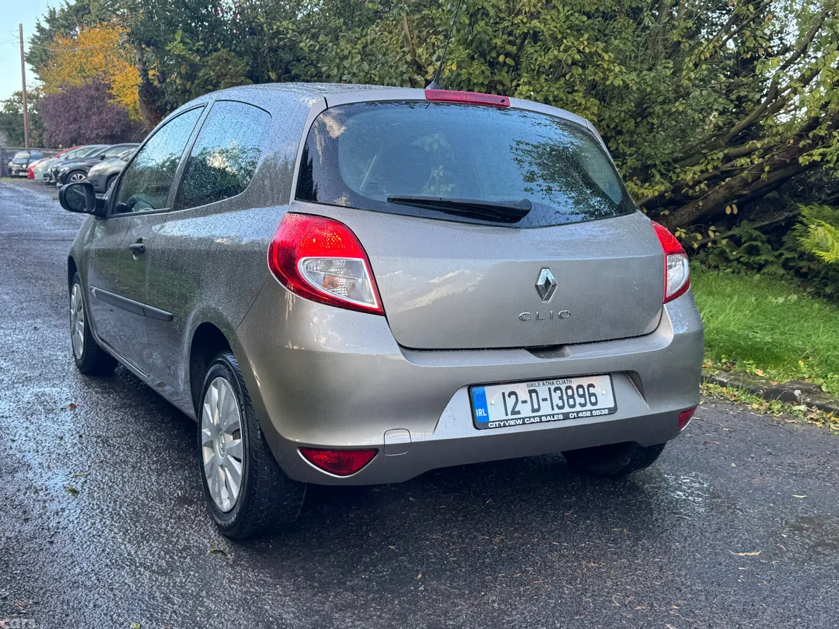 Renault Clio Hatchback, Petrol, 2012, Gold