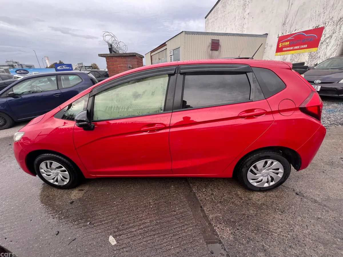 Honda Fit Hatchback, Petrol, 2015, Red