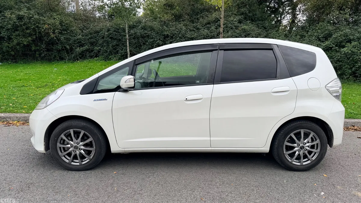 Honda Fit Hatchback, Petrol Hybrid, 2013, White