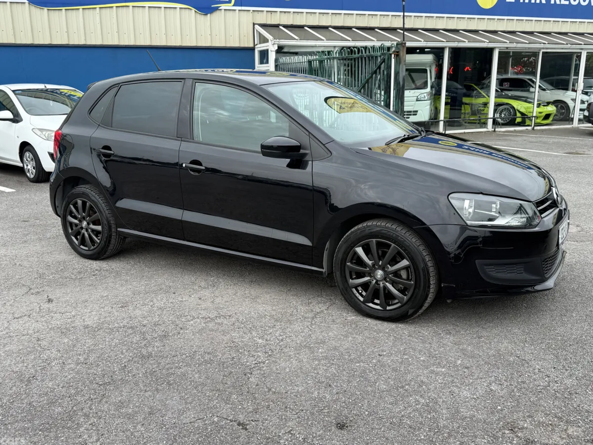 Volkswagen Polo Hatchback, Petrol, 2013, Black