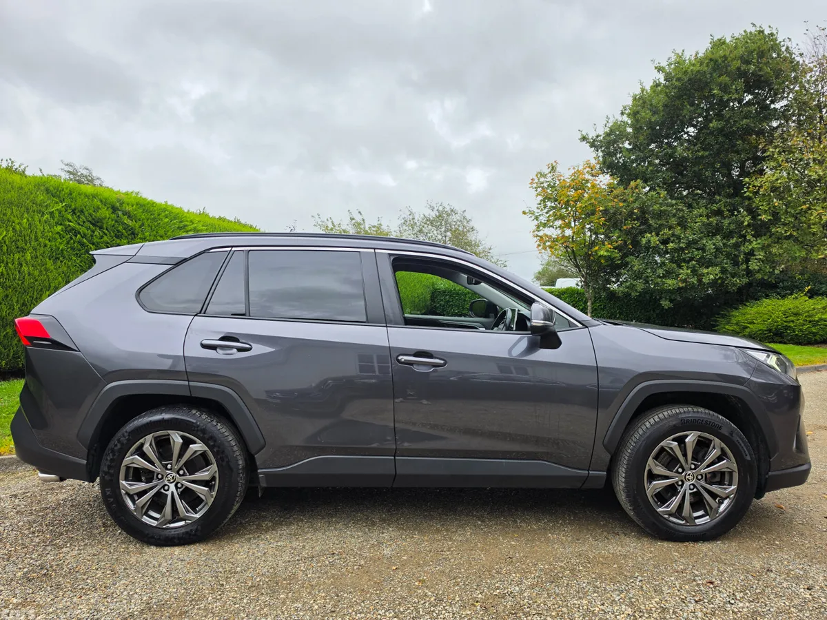 Toyota RAV4 SUV, Petrol Hybrid, 2022, Grey