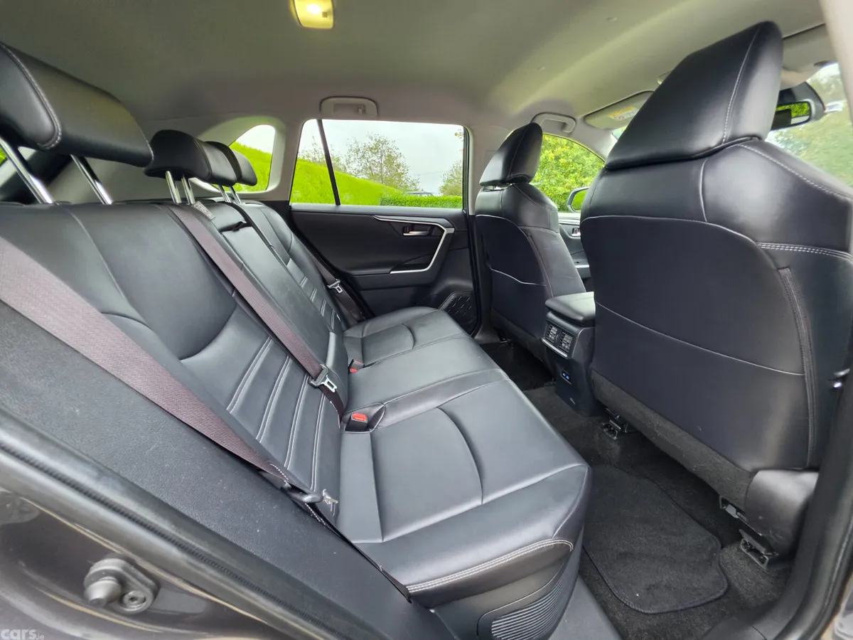 Toyota RAV4 SUV, Petrol Hybrid, 2022, Grey