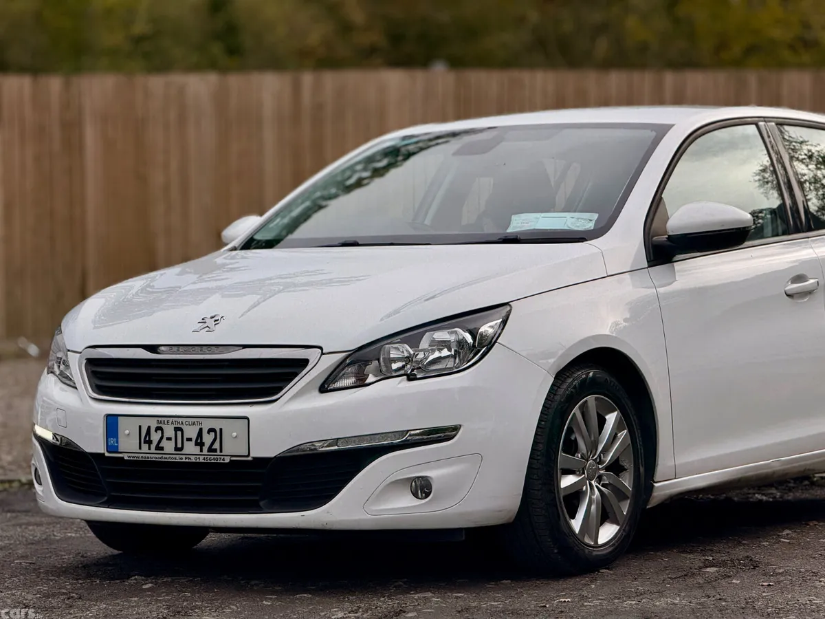 Peugeot 308 Hatchback, Petrol, 2014, White