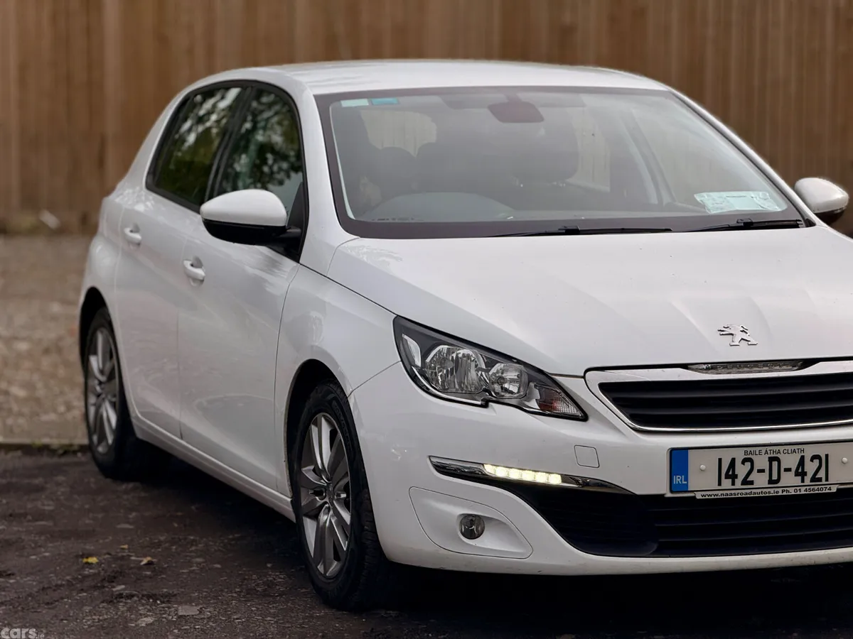 Peugeot 308 Hatchback, Petrol, 2014, White
