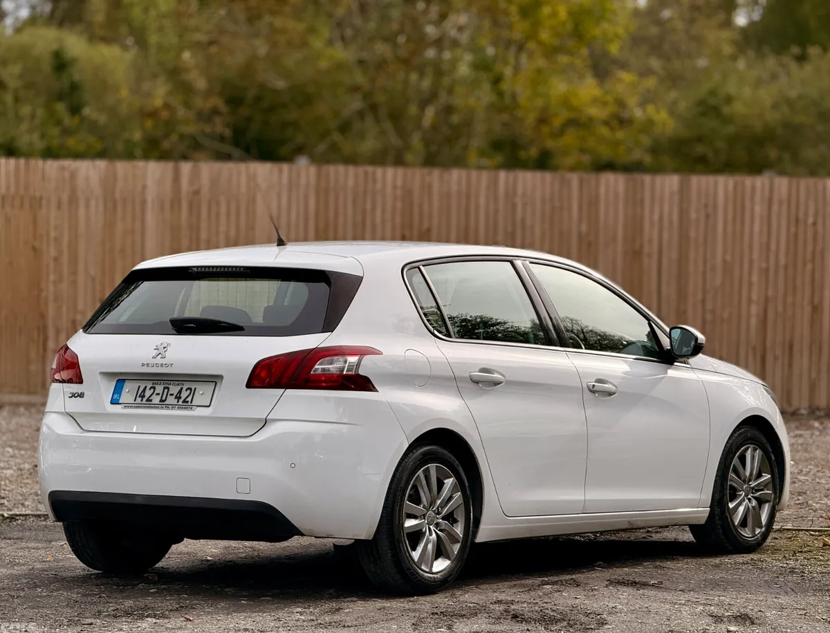 Peugeot 308 Hatchback, Petrol, 2014, White