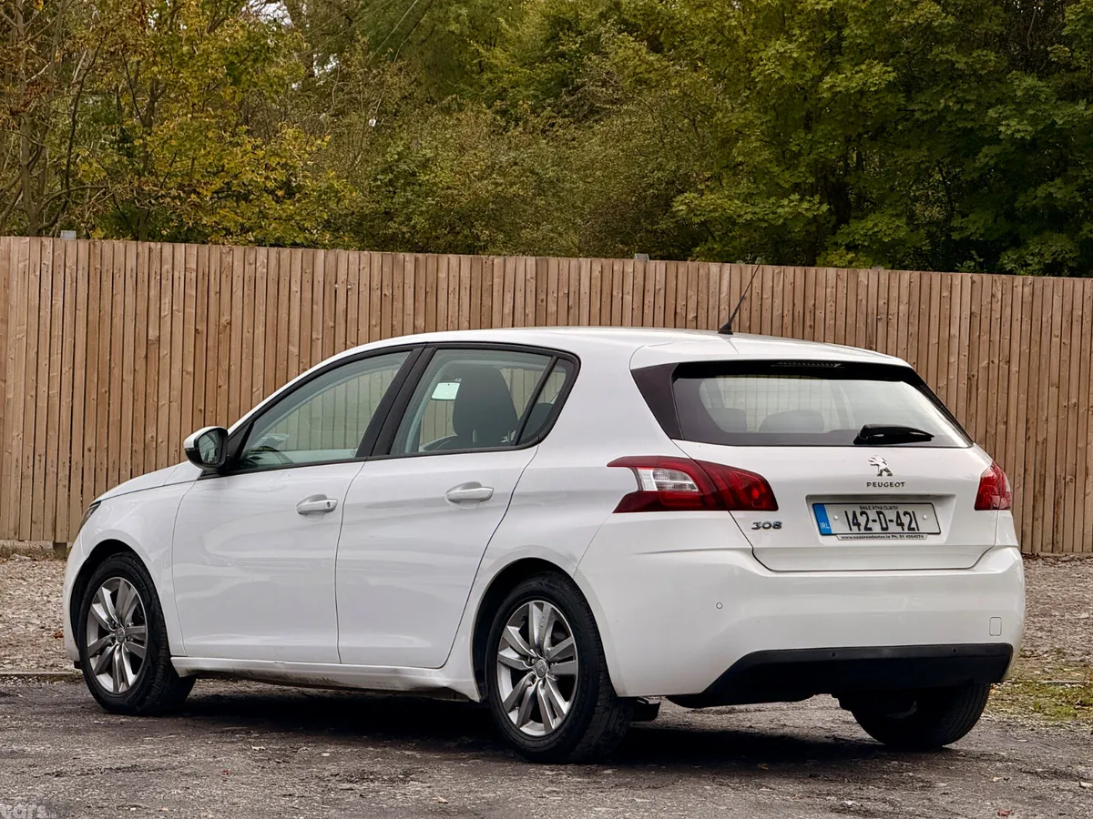 Peugeot 308 Hatchback, Petrol, 2014, White