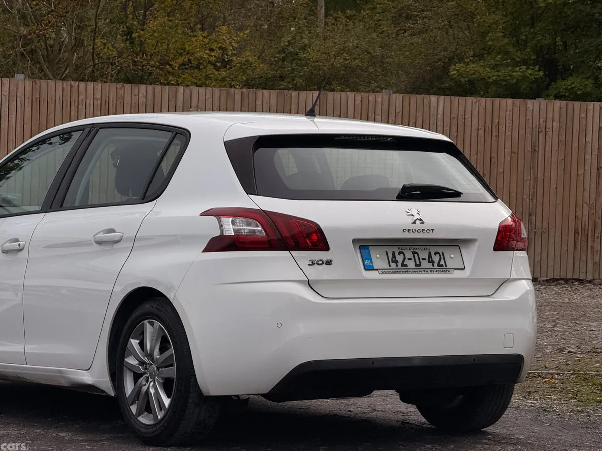 Peugeot 308 Hatchback, Petrol, 2014, White