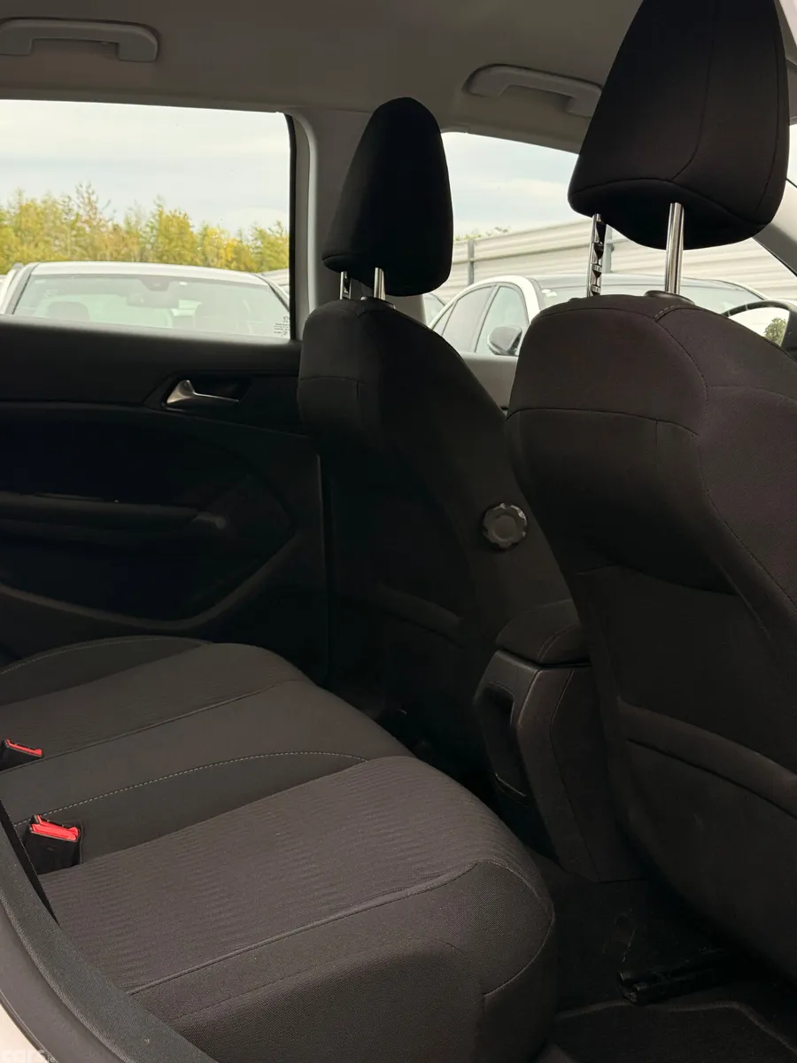 Peugeot 308 Hatchback, Petrol, 2014, White