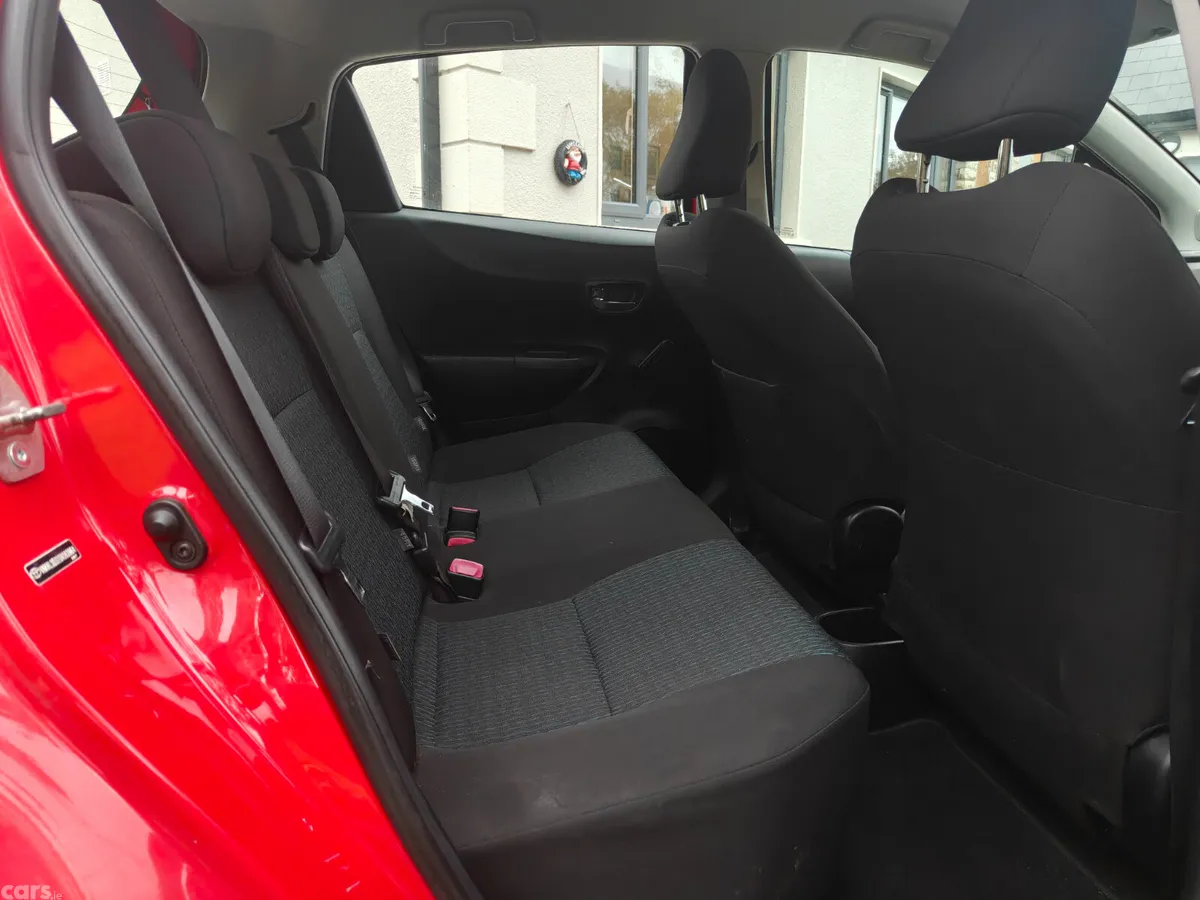 Toyota Yaris Hatchback, Petrol, 2014, Red