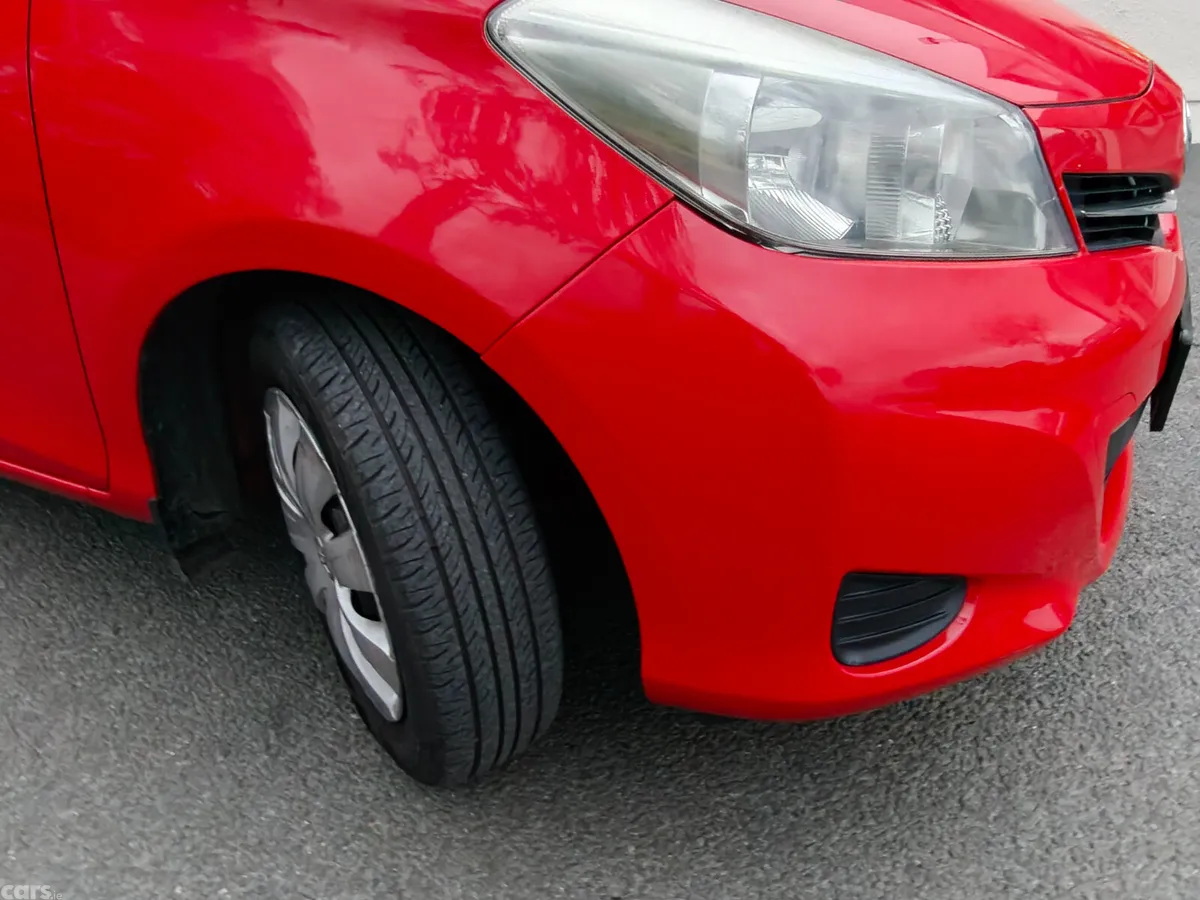 Toyota Yaris Hatchback, Petrol, 2014, Red