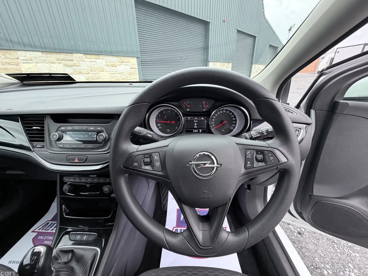 Opel Astra Hatchback, Petrol, 2019, White