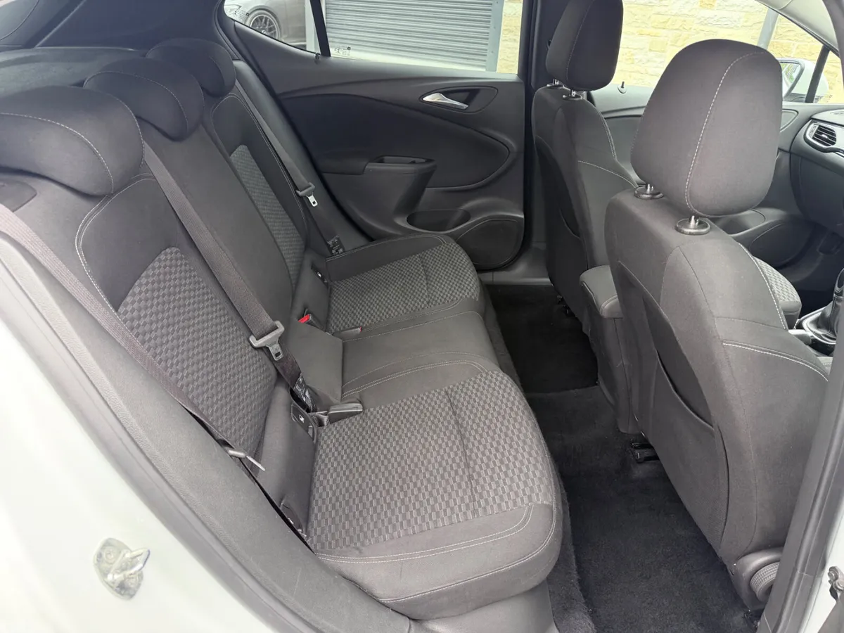 Opel Astra Hatchback, Petrol, 2019, White