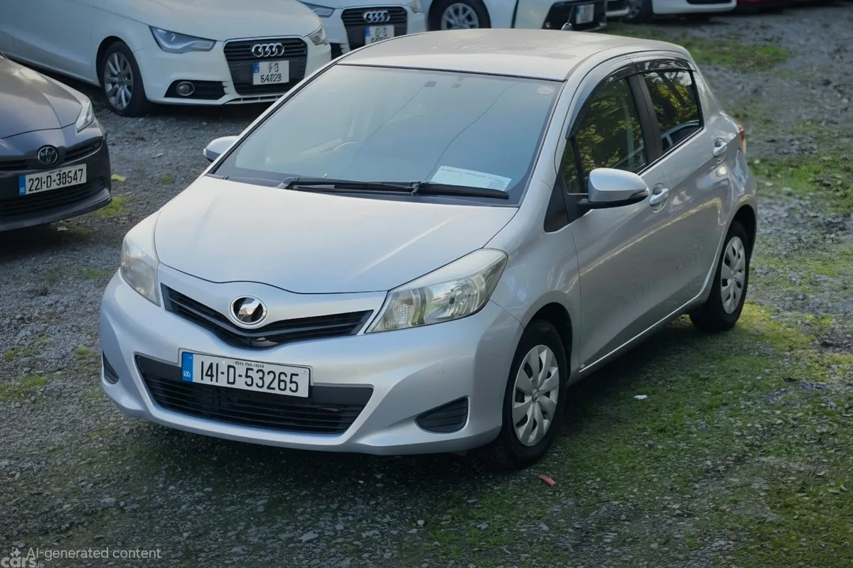 Toyota Vitz Hatchback, Petrol, 2014, Silver