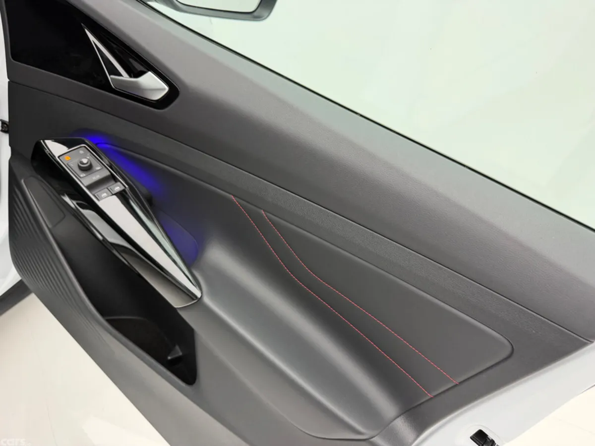 Volkswagen ID.4 Estate, Electric, 2025, White