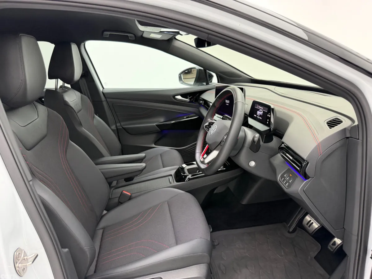 Volkswagen ID.4 Estate, Electric, 2025, White