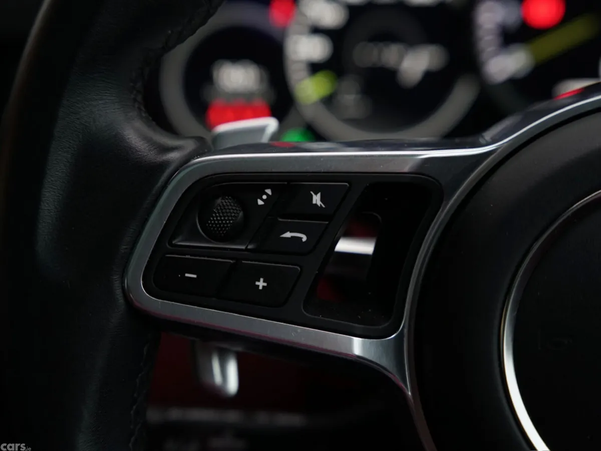 Porsche Cayenne SUV, Petrol Plug-in Hybrid, 2023, Black