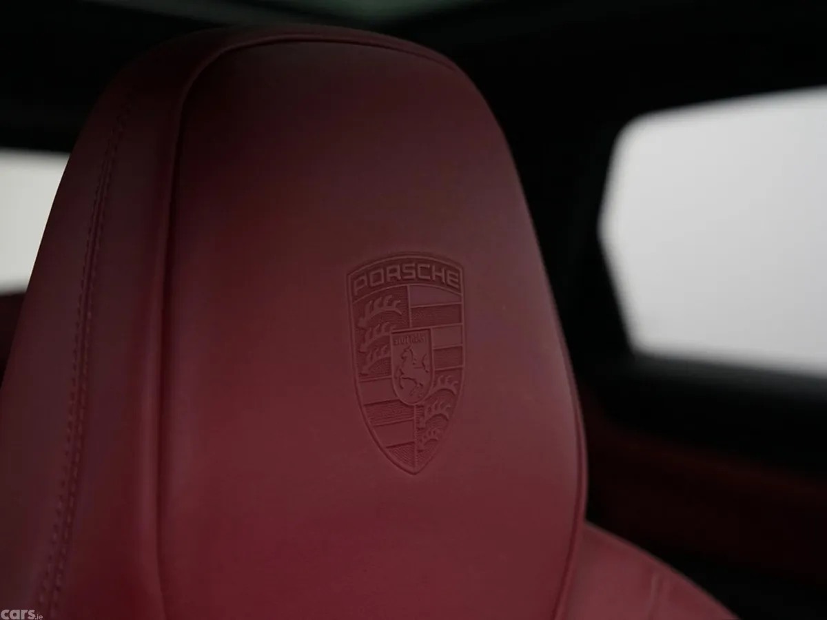 Porsche Cayenne SUV, Petrol Plug-in Hybrid, 2023, Black