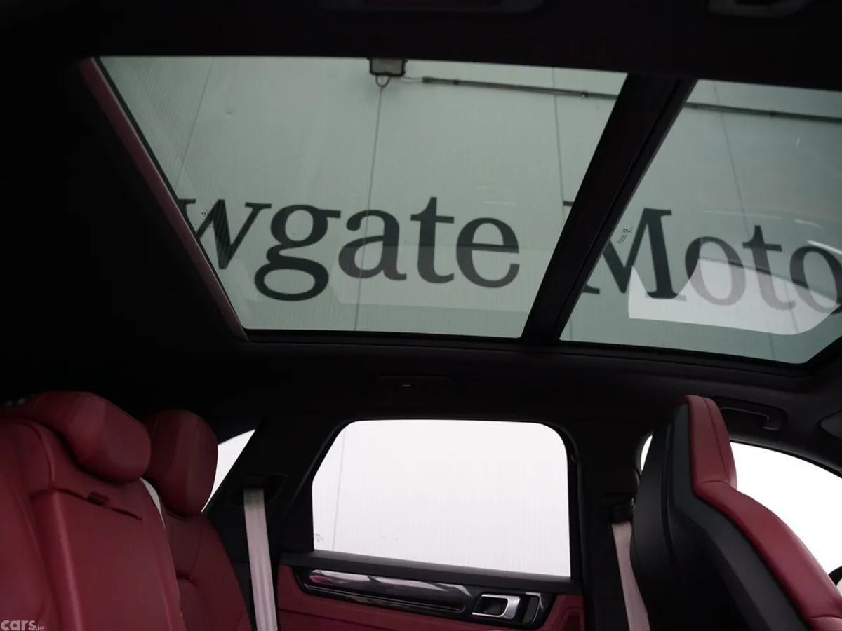 Porsche Cayenne SUV, Petrol Plug-in Hybrid, 2023, Black