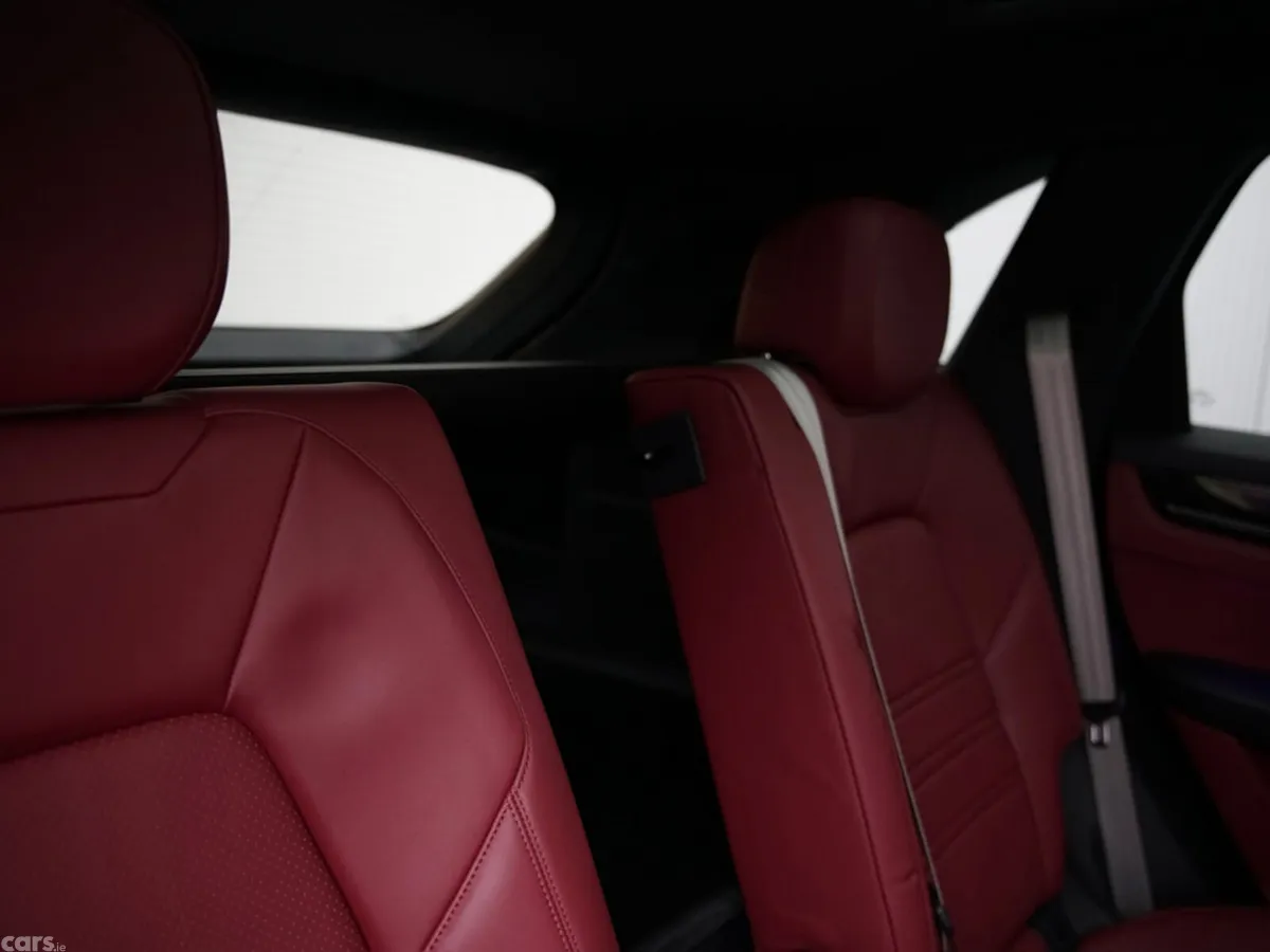 Porsche Cayenne SUV, Petrol Plug-in Hybrid, 2023, Black