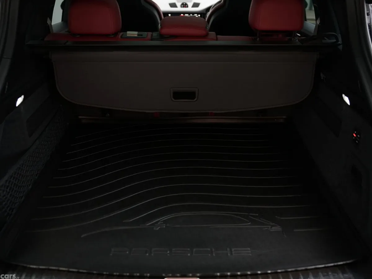 Porsche Cayenne SUV, Petrol Plug-in Hybrid, 2023, Black