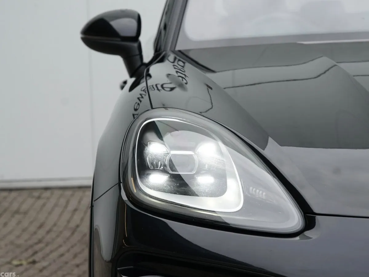 Porsche Cayenne SUV, Petrol Plug-in Hybrid, 2023, Black