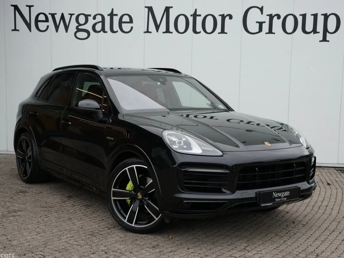 Porsche Cayenne SUV, Petrol Plug-in Hybrid, 2023, Black
