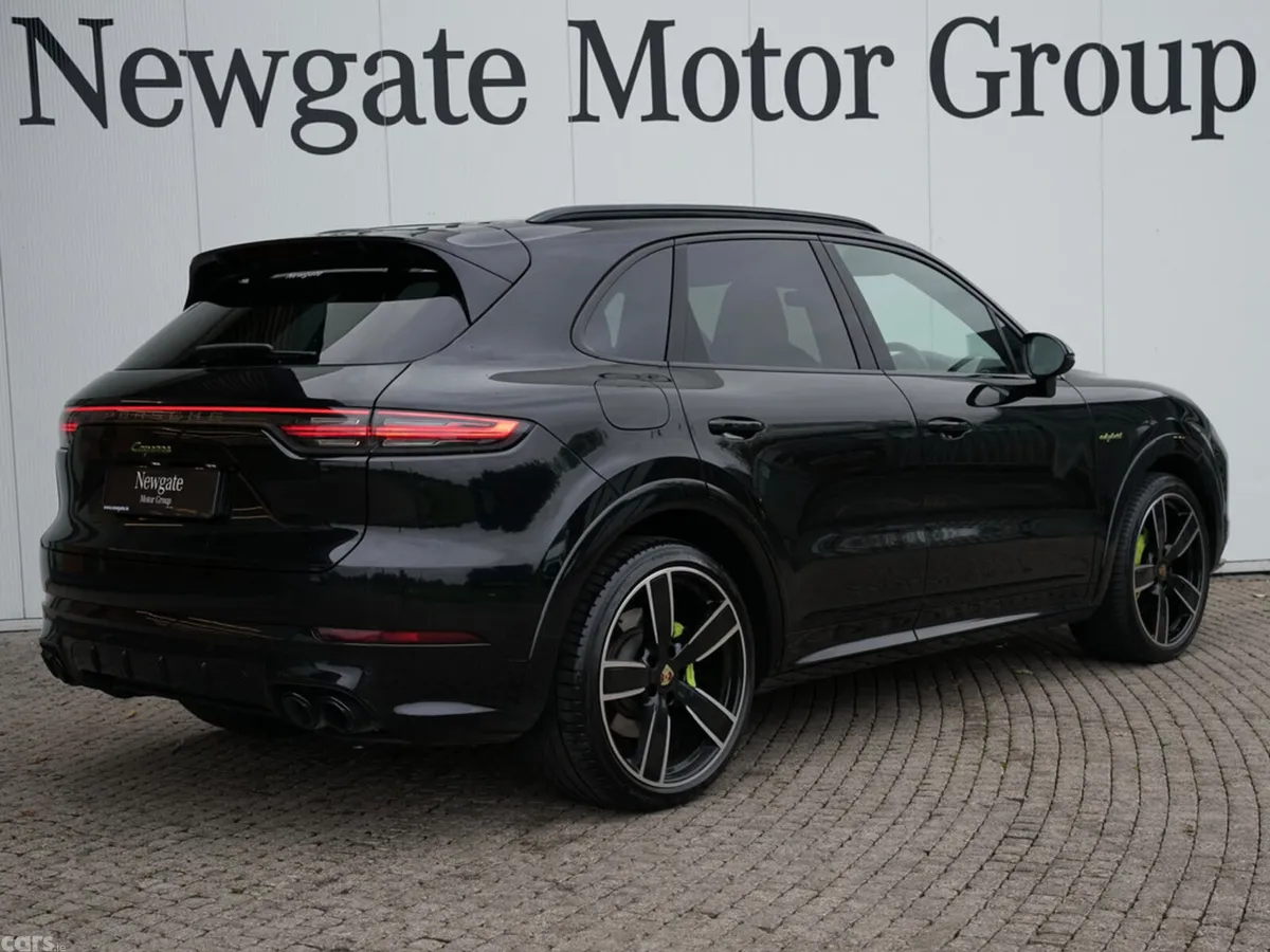 Porsche Cayenne SUV, Petrol Plug-in Hybrid, 2023, Black
