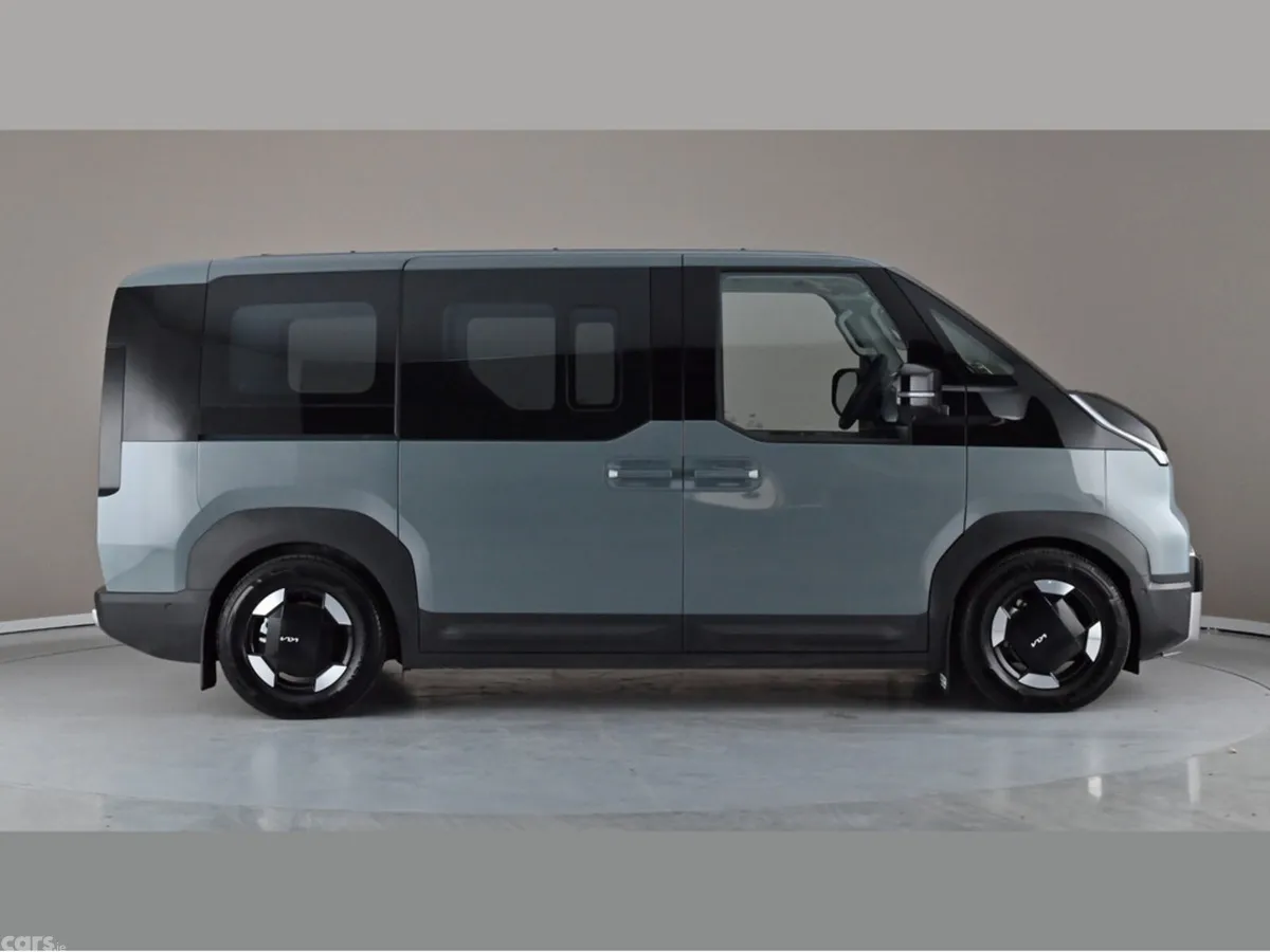 Kia PV5 Minibus, Electric, 2026, Grey