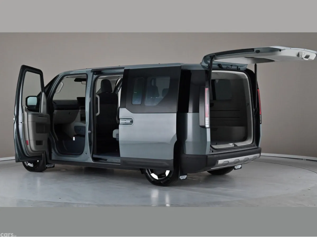 Kia PV5 Minibus, Electric, 2026, Grey