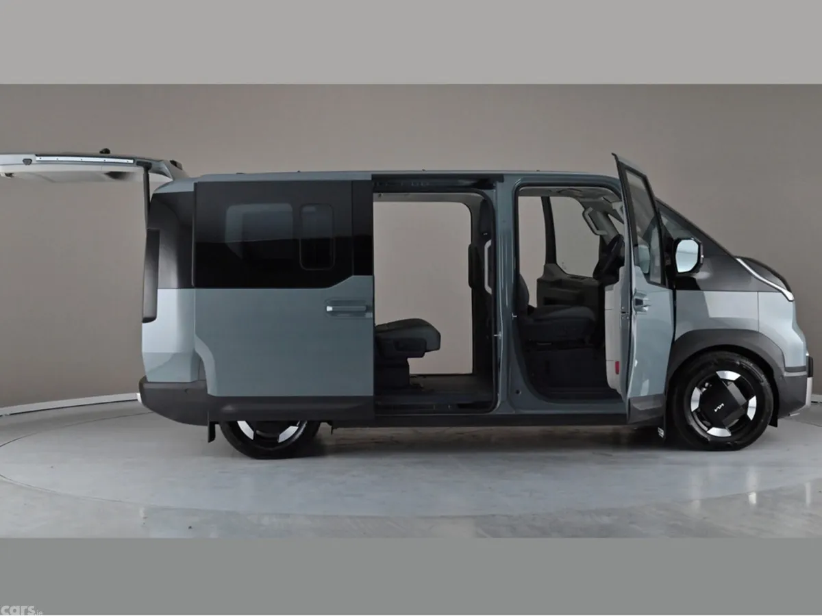 Kia PV5 Minibus, Electric, 2026, Grey