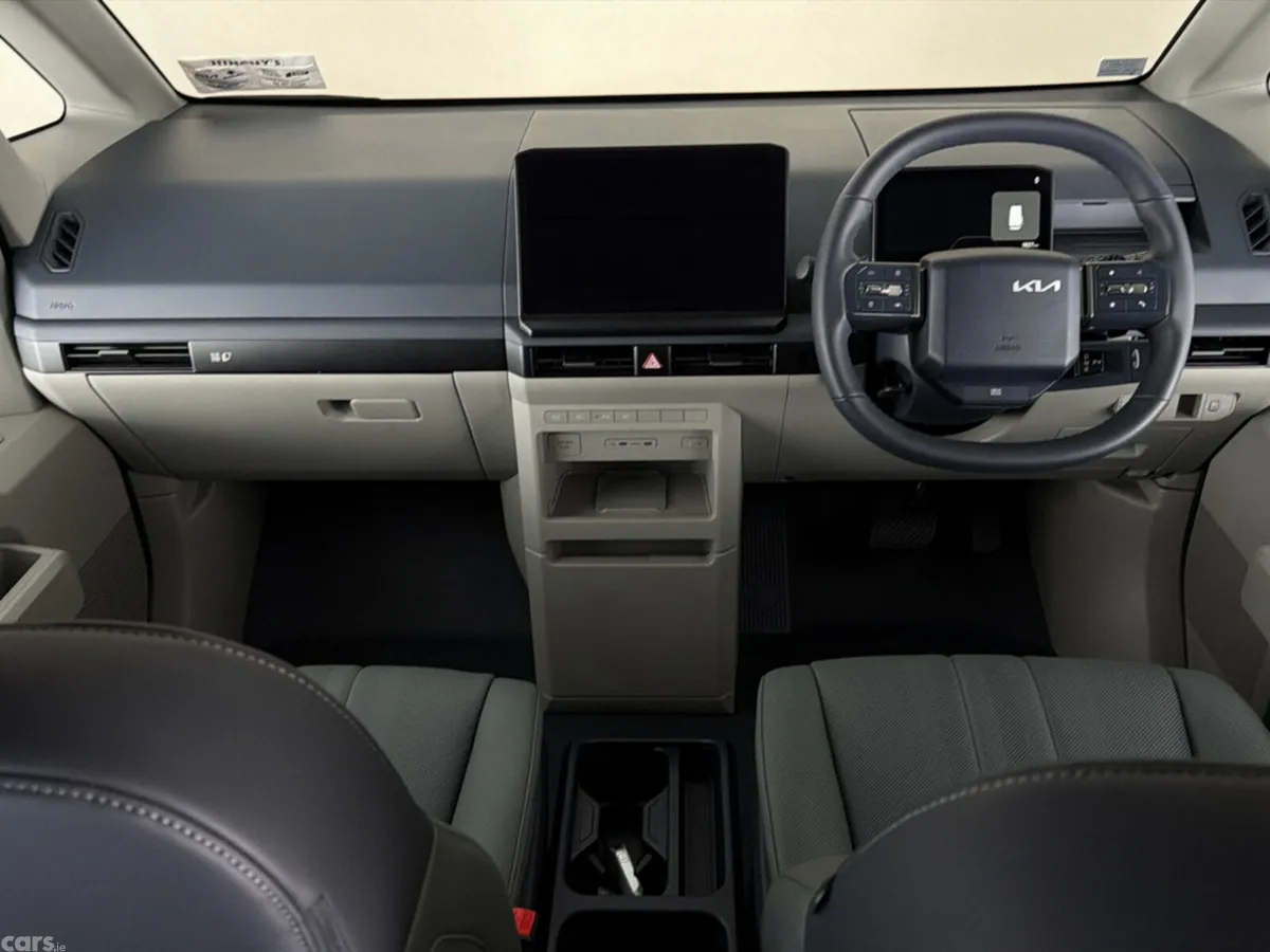 Kia PV5 Minibus, Electric, 2026, Grey