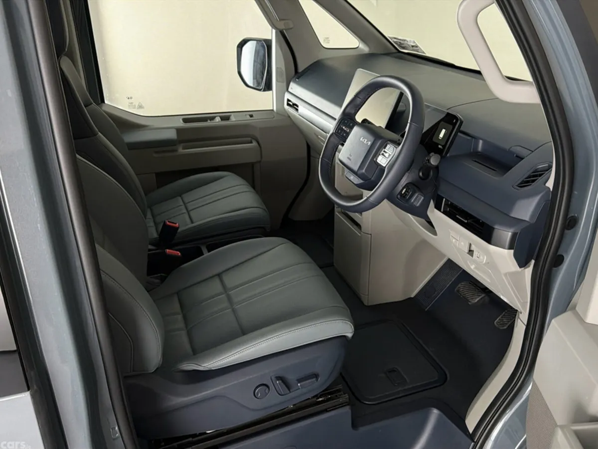 Kia PV5 Minibus, Electric, 2026, Grey