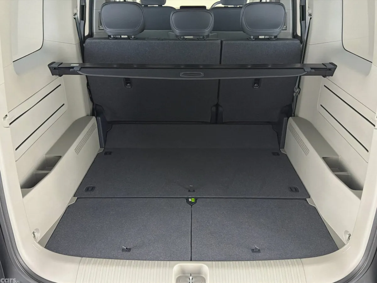 Kia PV5 Minibus, Electric, 2026, Grey