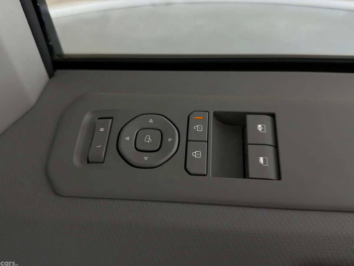 Kia PV5 Minibus, Electric, 2026, Grey