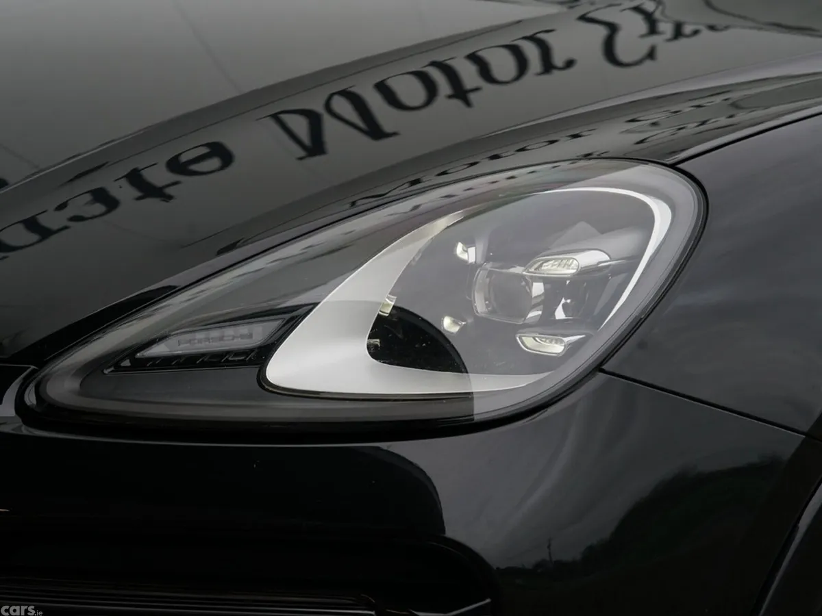 Porsche Cayenne SUV, Petrol Plug-in Hybrid, 2023, Black