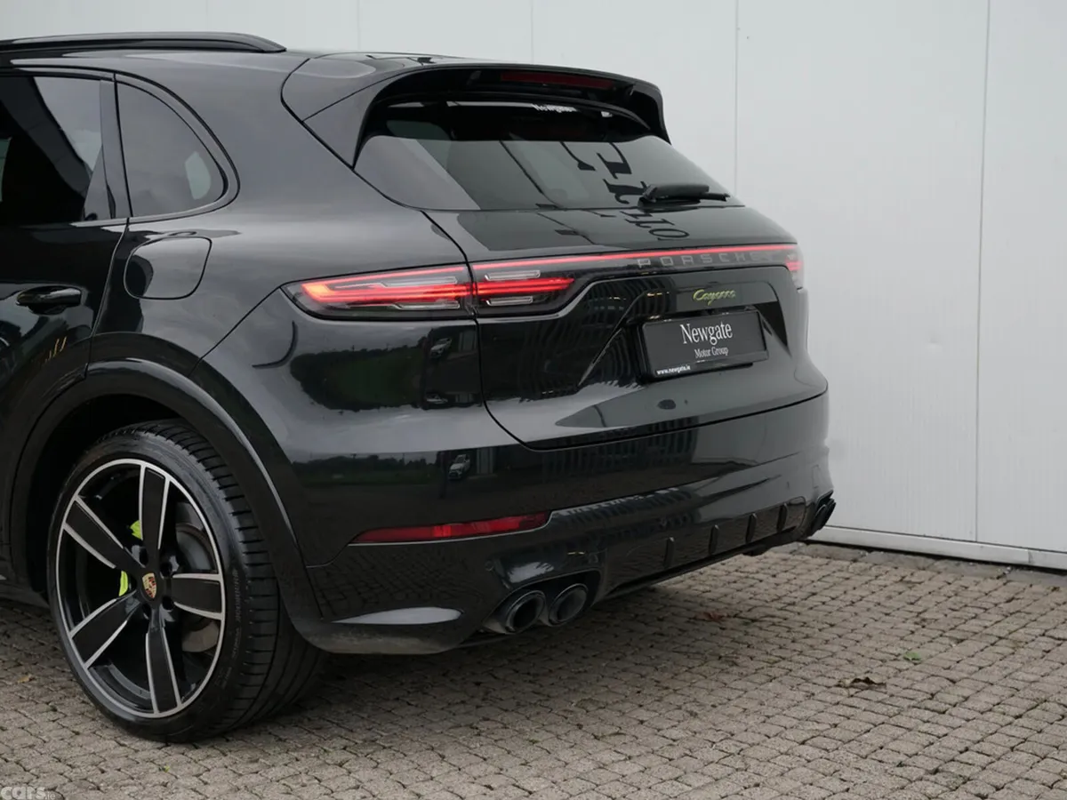 Porsche Cayenne SUV, Petrol Plug-in Hybrid, 2023, Black