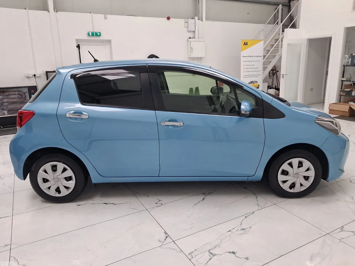 Toyota Vitz Hatchback, Petrol, 2016, Blue
