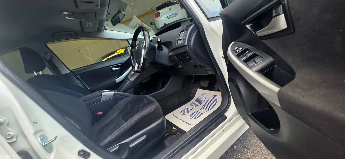Toyota Prius Hatchback, Petrol Hybrid, 2016, White