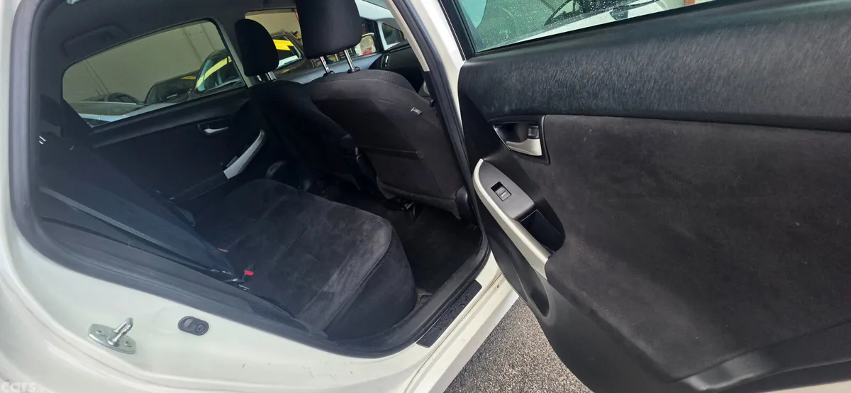 Toyota Prius Hatchback, Petrol Hybrid, 2016, White